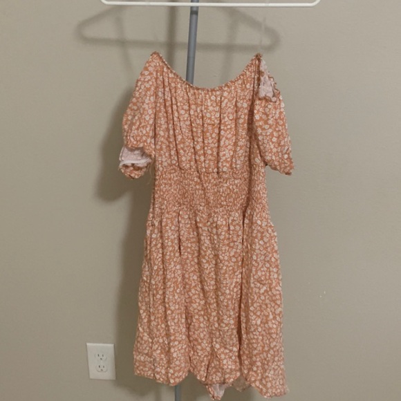 rompers. - Picture 2 of 6